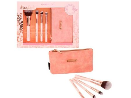 Set of Make-up Brushes IDC Institute Online now